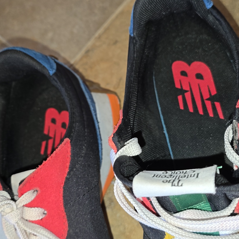 New Balance Mens 327 Tennis Shoes - Picture 6 of 6